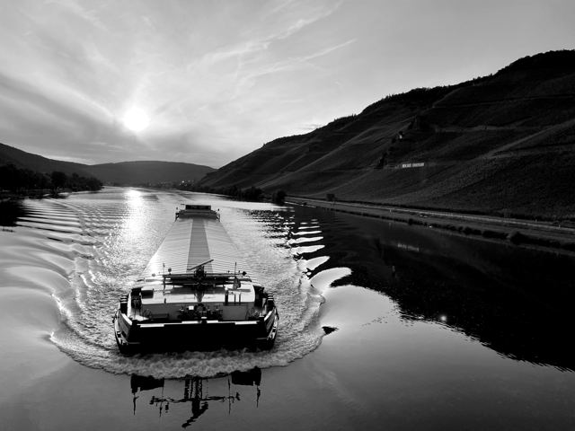 Schiff auf der Mosel bei Wehlen